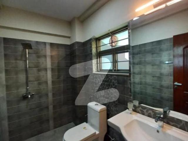 10 marla 3 bedrooms apartment available for rent askari 11