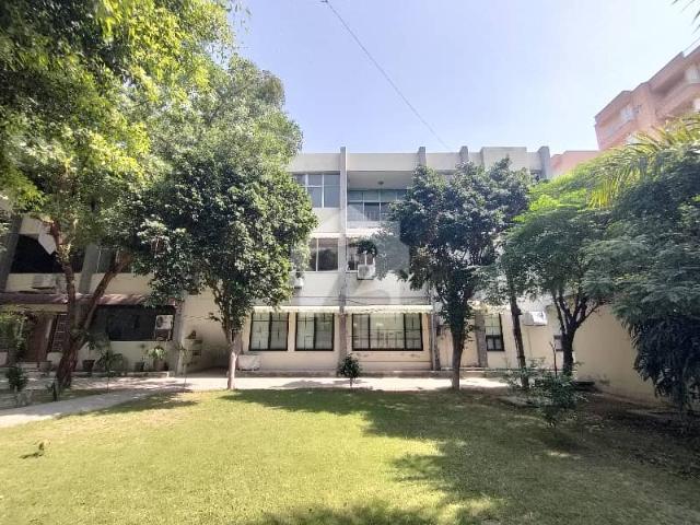 10 Marla 3 Bedroom'S Family Apartment Available For Sale In Lahore Cantt