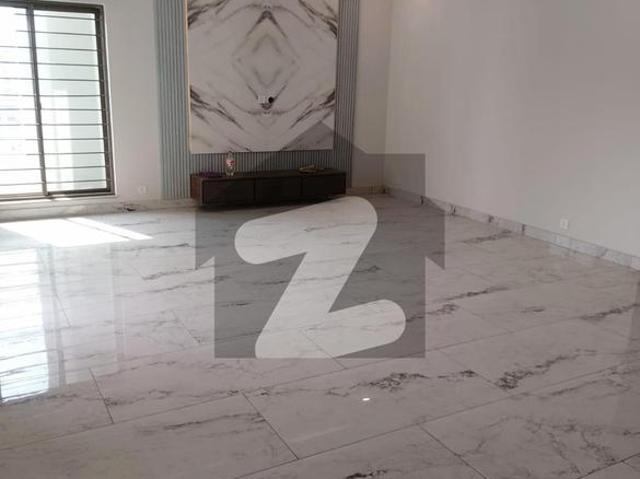 10 Marla 3 Bedroom's Tile Flooring Apartment | Flat For Rent | Askari 10 Lahore Cantt | @nusratestate Askari 10 Sector S