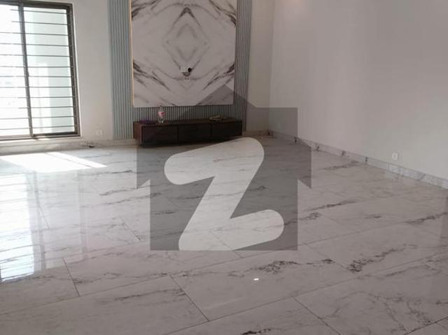 10 Marla 3 Bedroom's Tile Flooring Apartment | Flat For Rent | Askari 10 Lahore Cantt | @nusratestate Askari 10 Sector S