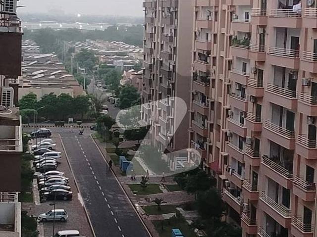 10 Marla 3 Bedroom's Tile Flooring Apartment | Flat For Sale | Askari 10 Lahore Cantt | @nusratestate