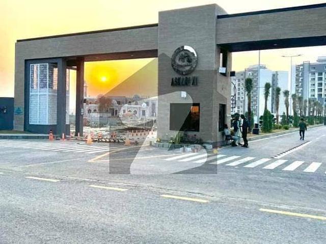 10 Marla 3 Bedroom's Tile Flooring Apartment | Flat For Sale | Askari 10 Lahore Cantt | @nusratestate