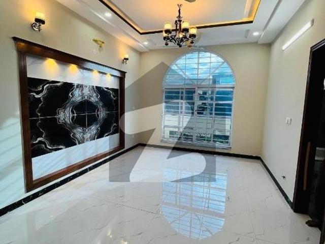 10 Marla Tile Flooring Independent House Gas, Boring & Servant Quarter G 13