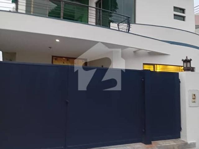 10 Marla Top Location Owner Build House For Sale In Punjab Coop Housing Society Near DHA Phase 4