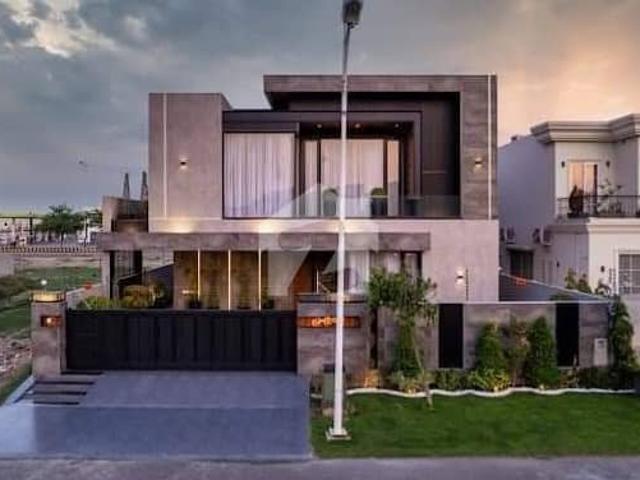 10 Marla Top Quality Luxurious Beautiful Modern Design Villa With Out Furnished With Basement For Sale In DHA Lahore Phase 4 Prime Location
