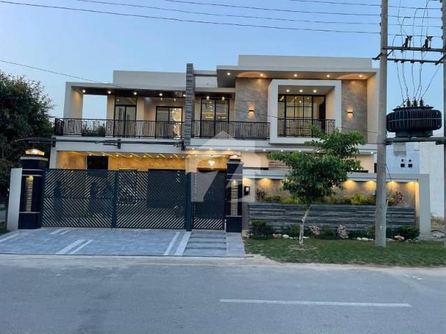10 Marla Triple Storey House For Sale In Manik Block Buch Villas Multan