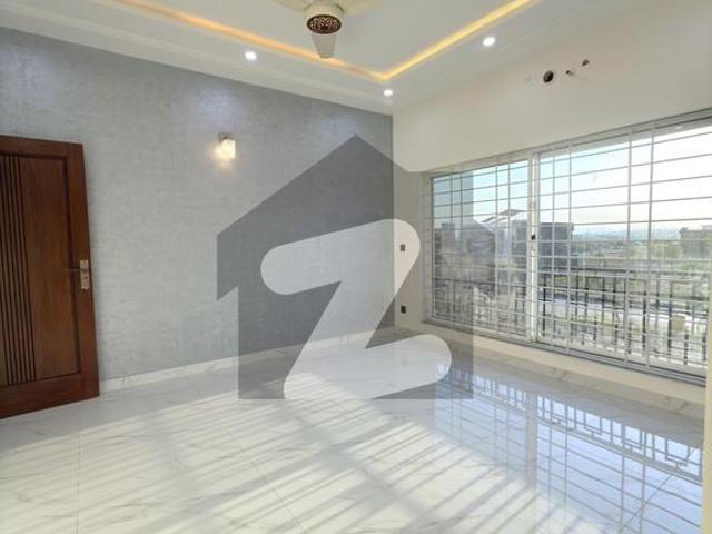 10 Marla Triple Story Luxurious Brand New House for Sale| Prime Location| Bahria Town Phase 8