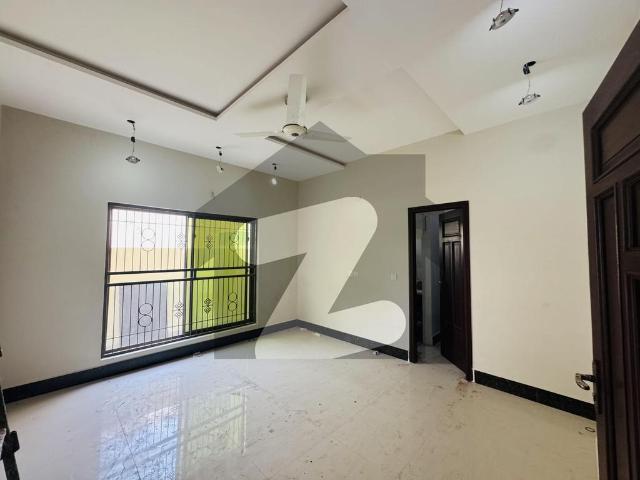 10 Marla Ultra Advance Modern Smart Features Designer Use House Available For Sale Meeting With Direct Owner Bahria Town Overseas Enclave