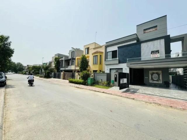 10 Marla Ultra Advance Modern Smart Features Designer Brand New House Meeting With Direct Owner Lahore Bahria Town ID 98506