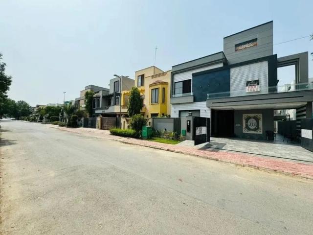 10 Marla Ultra Advance Modern Smart Features Designer Brand New House Meeting With Direct Owner Lahore Bahria Town ID 98717