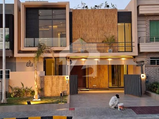 10 Marla Ultra Designer House For Sale B Block Main Double