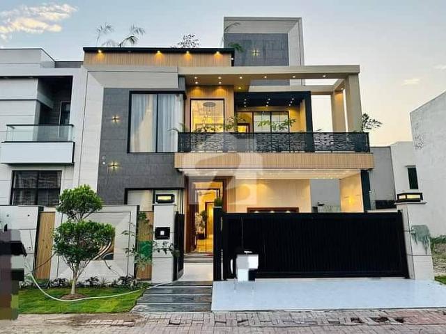 10 Marla Ultra Luxurious Designer House For Sale