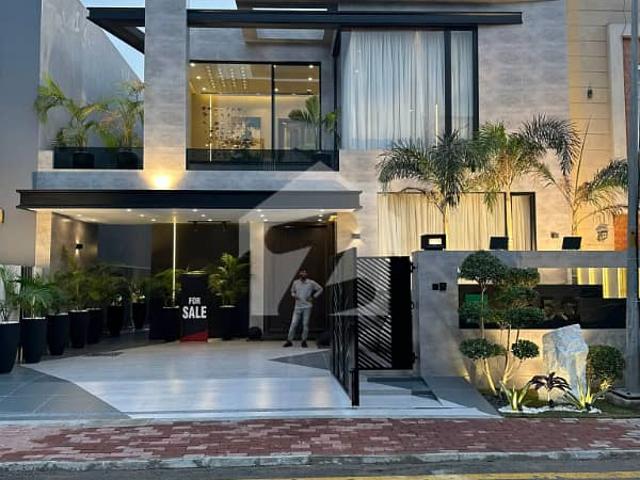 10 marla ultra luxury modren house for sale in nishter block bahria town lahore
