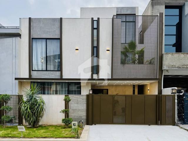 10 Marla Ultra Modern Designer House For Sale Block C1, B 17