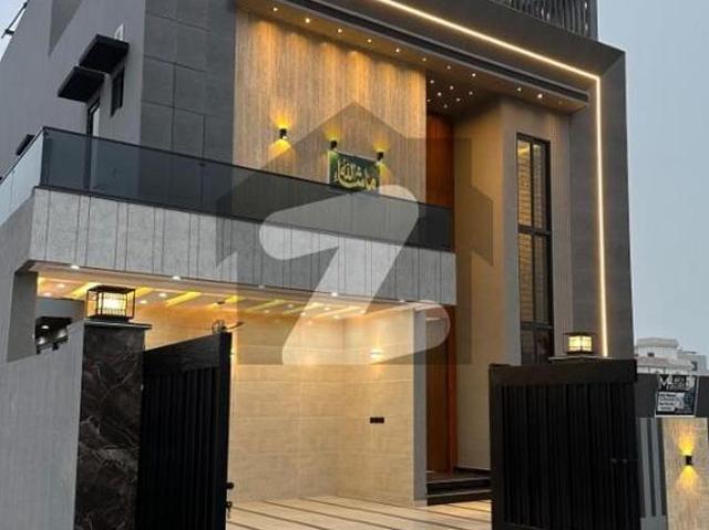 10 Marla ultra modern House available for Sale in Royal Palm city Gujranwala Royal Palm City