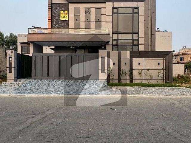 10 Marla Ultra Modern House Available For Sale Prime Location Near Toooo School And Hospital 80 Ft Wide Road