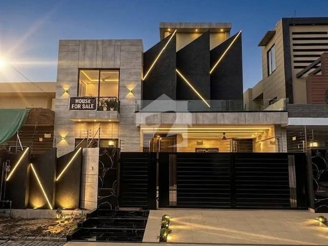 10 Marla Ultra Modern House For Sale