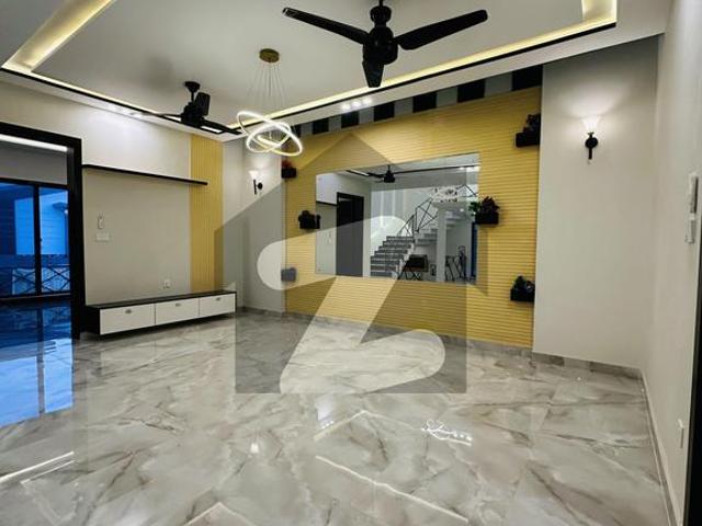 10 Marla Ultra Modern House For Sale Central Park Housing Scheme