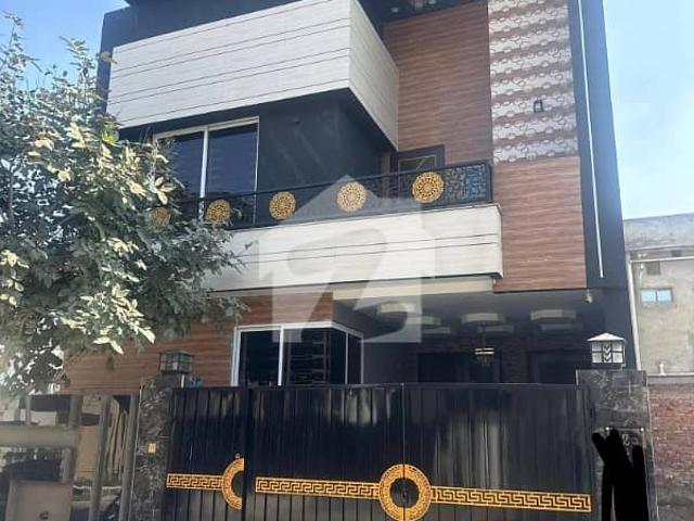 10 Marla Ultra Modern House For Sale in LDA Avenue Lahore