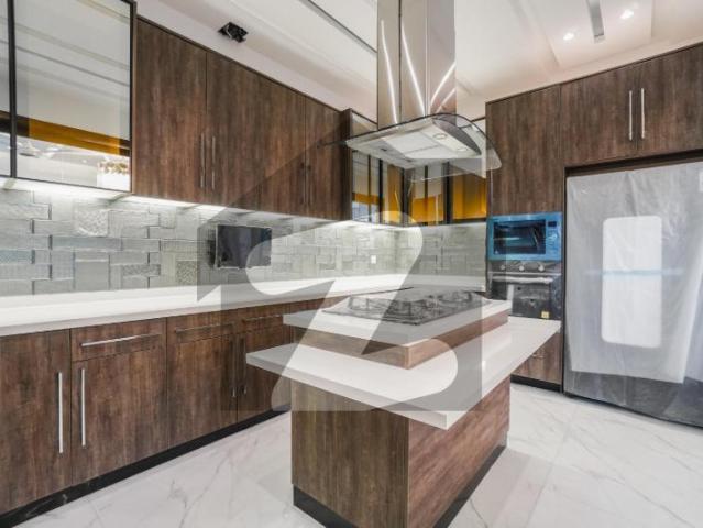 10 MARLA Ultra Modern Luxurious Bungalow Near Big Park And Market Top Location For Rent DHA Phase 6