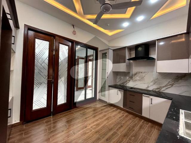 10 Marla Ultra Modern & Luxurious House In Royal Orchid Multan Royal Orchard Block C