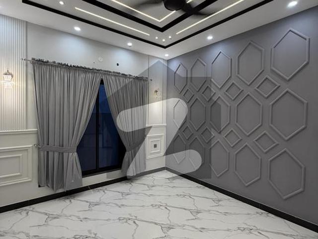 10 Marla Ultramodern House In Prime Location For Sale In Central Park Lahore Central Park Housing Scheme