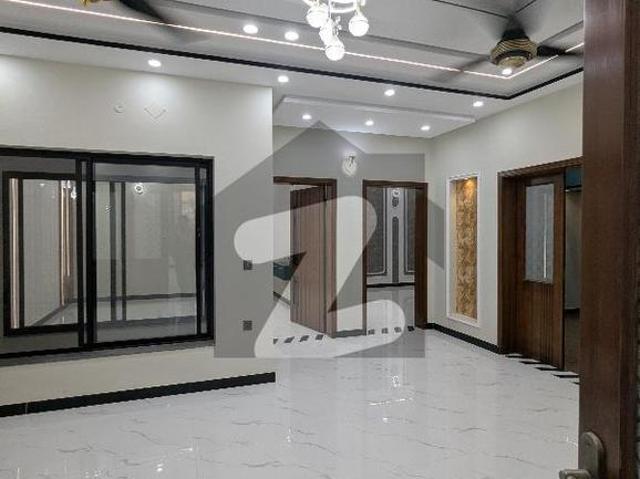10 Marla Unique Location House Available For Sale Wapda Town Phase 2