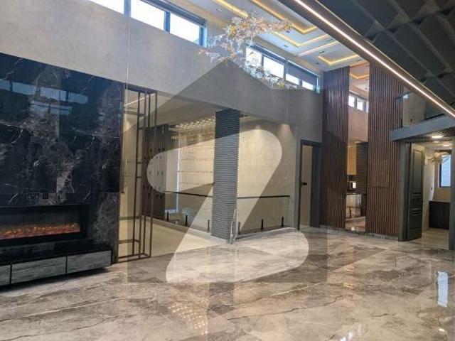 10 MARLA USED HOUSE Bahria Town Phase 8 Block C