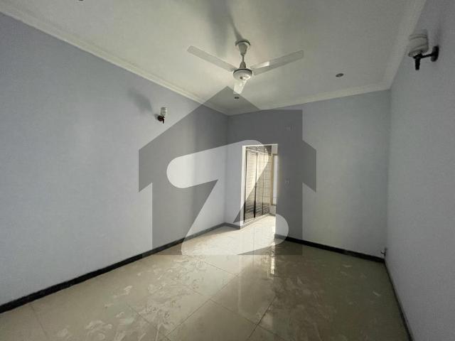 10 Marla used house for sale Bahria Town Phase 4