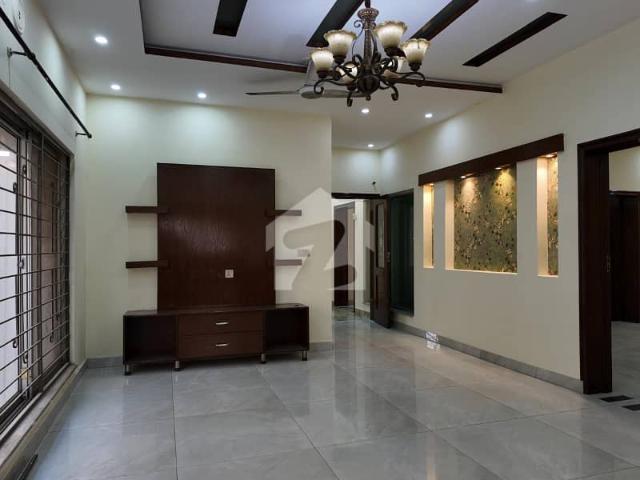 10 Marla Used House For Sale In CC Block Bahria Town Lahore