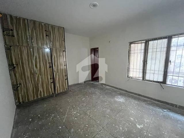 10 Marla Upper 3 Bed Tvl Dd For Silent Office