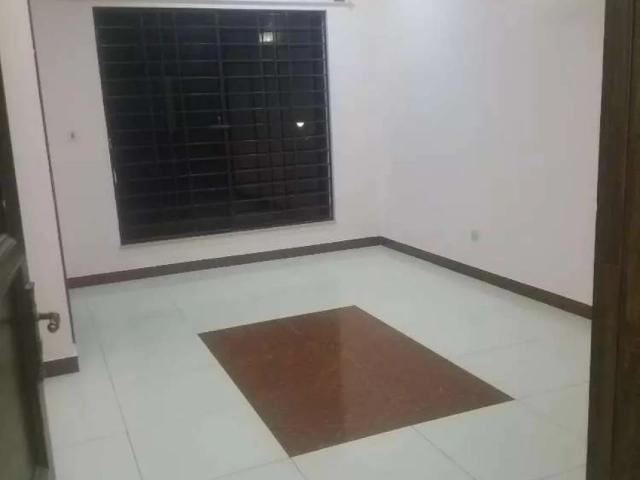 10 marla upper portion available for rent bahria town phase five. Islamabad Bahria Town ID 11174
