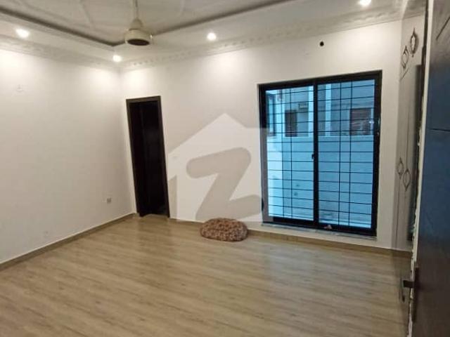10 Marla Upper Portion Available For Rent Good Location