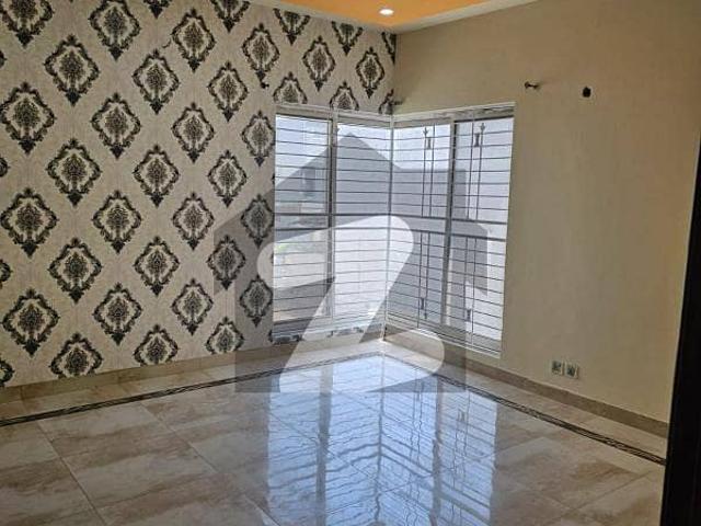 10 marla upper portion available for rent in bahria town lahore janiper block