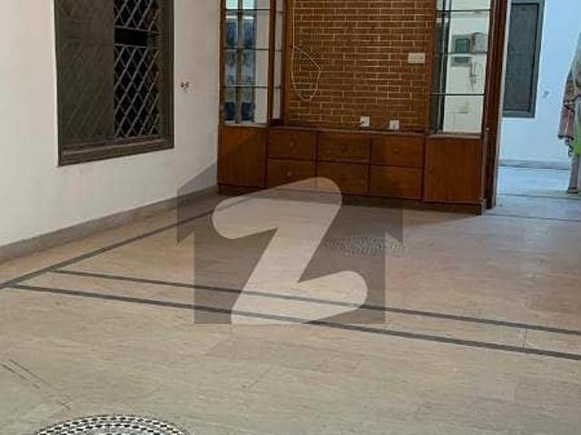 10 Marla Upper Portion Available For Rent In Mustafa Town Lahore