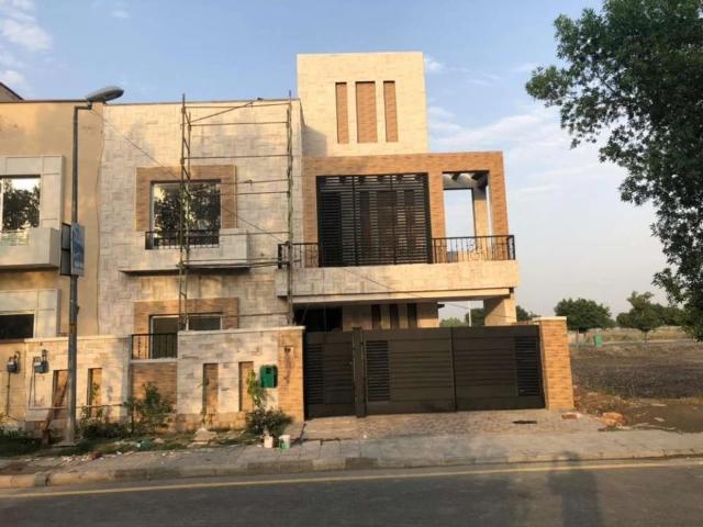 10 marla upper portion brand new house Lahore Bahria Town ID 33106