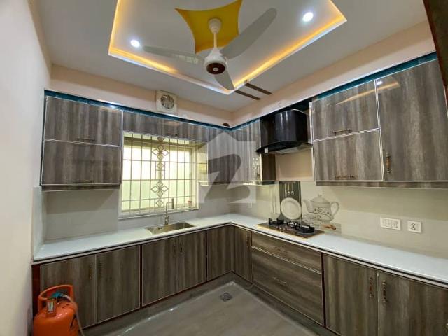 10 Marla Upper Portion For Rent In Bahria Town Lahore