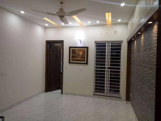 10 Marla Upper portion for Rent in bahria town Lahore Bahria Town ID 13732