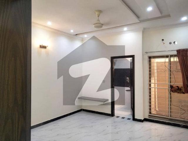 10 Marla Upper Portion For Rent In Bahria Town Lahore Sector C