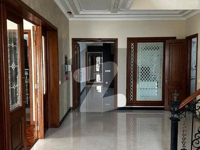 10 Marla Upper Portion For Rent In DHA Phase 8 Air Avinue