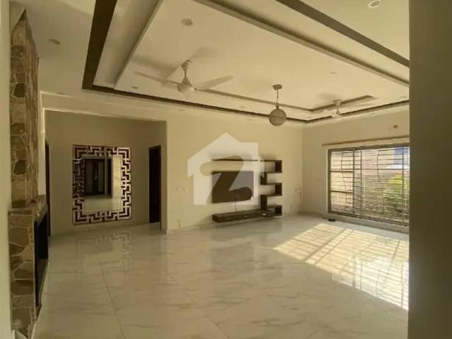 10 Marla Upper Portion For Rent In Paragon City Lahore