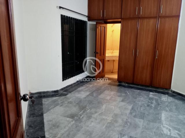 10 Marla Upper portion for Rent