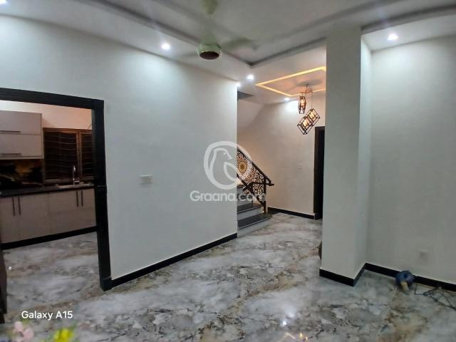 10 Marla Upper portion for Rent