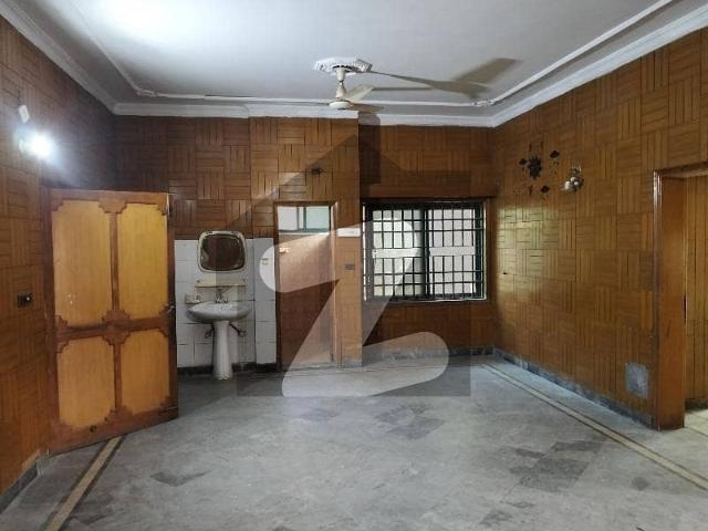10 Marla Upper Portion For Rent