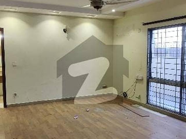 1 kanal Upper Portion In Dha Phase 4 Ideal Location Near Park Masjid