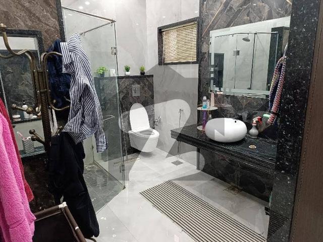 10 Marla Upper Portion In Dha Phase 8 Ex Air Avenue For Rent