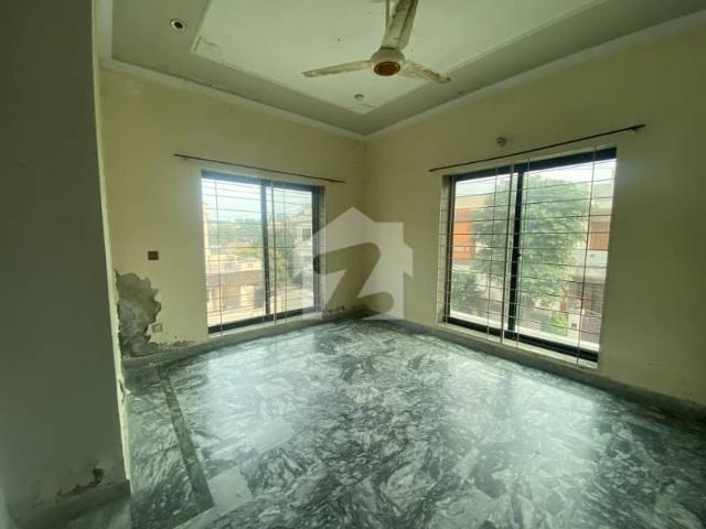 10 Marla Upper Portion In Indus Block, DC Colony Gujranwala