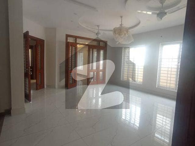 10 Marla Upper Portion For Rent With Solar Bahria Phase 7 Ground Lock