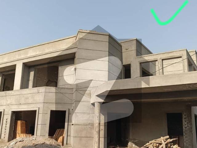 10 Marla Villa 4 Bedroom + 4 Bathroom+ D