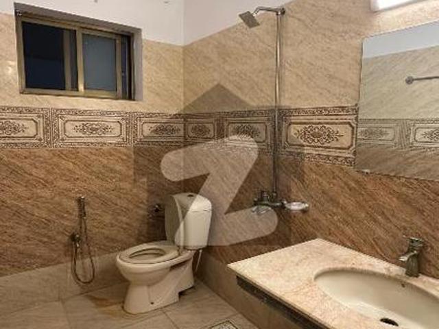 10 marla well maintained double unit house available for sale | 2 min driving distance to highway | all facilities available soan garden block h